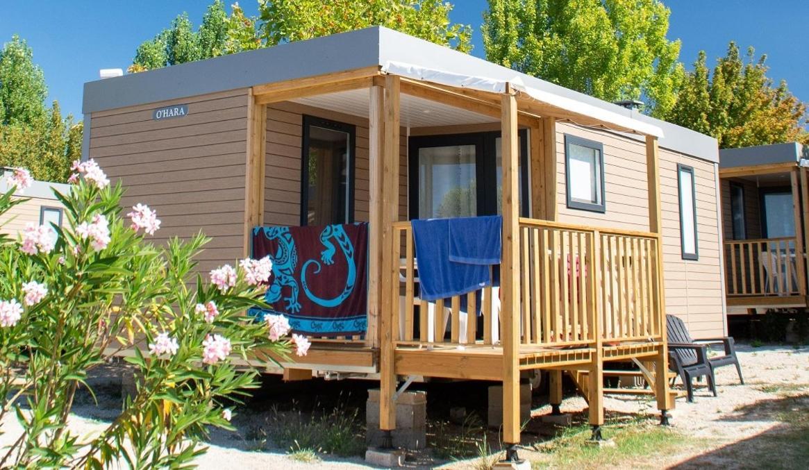 Camping Les Hautes Prairies Lourmarin Kültér fotó