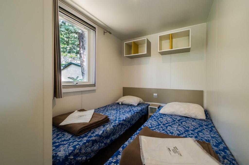 Camping Les Hautes Prairies Lourmarin Kültér fotó
