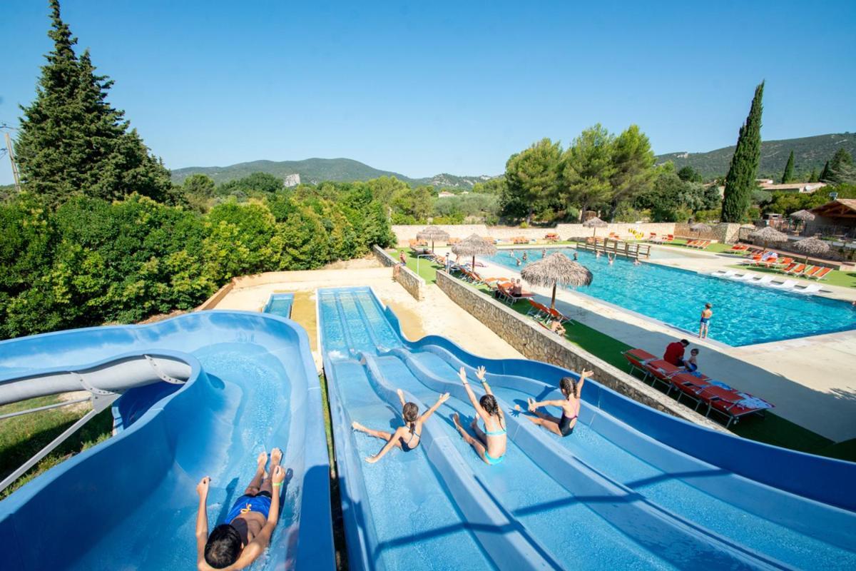 Camping Les Hautes Prairies Lourmarin Kültér fotó