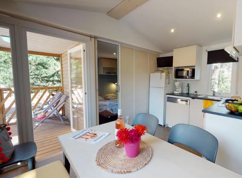Camping Les Hautes Prairies Lourmarin Kültér fotó