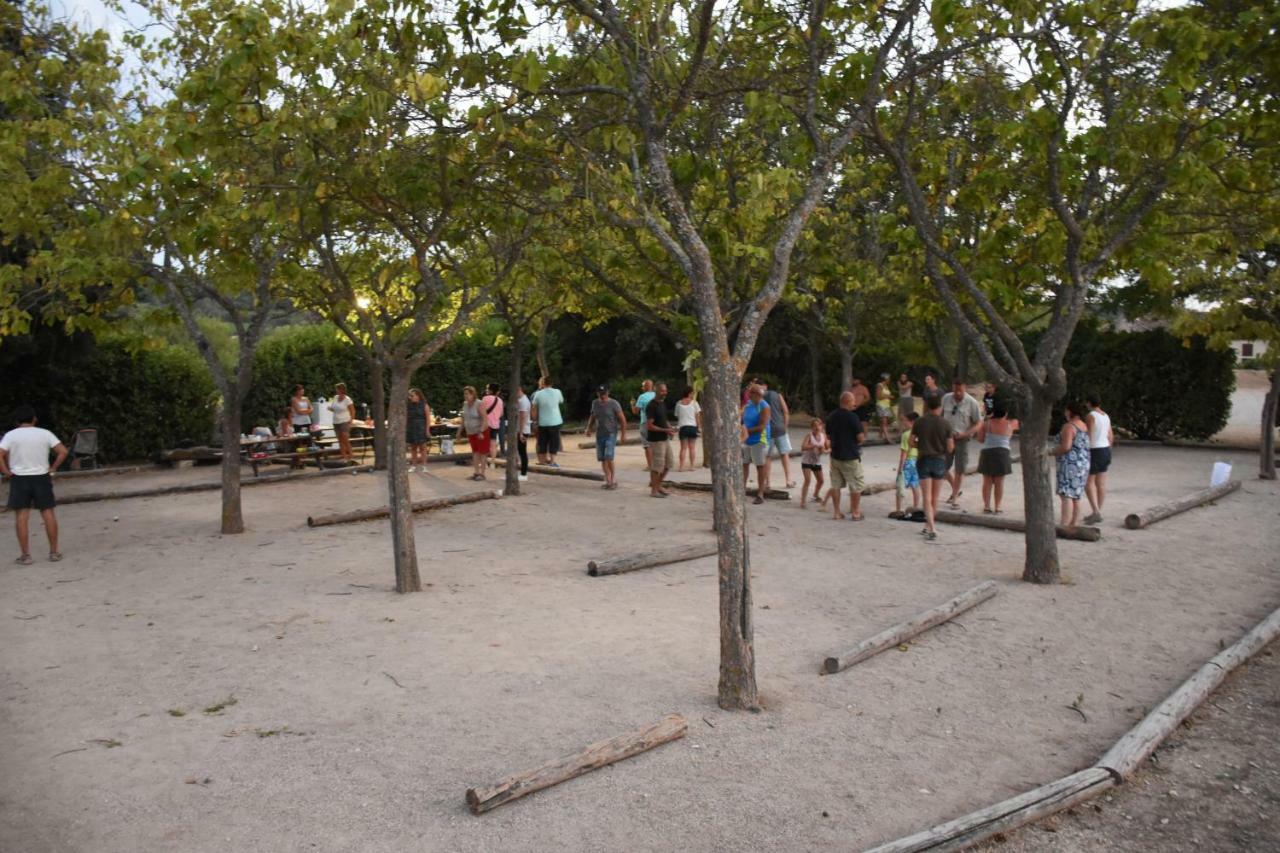 Camping Les Hautes Prairies Lourmarin Kültér fotó